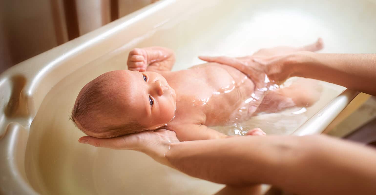 Bebek Bakımı: Uyku, Beslenme ve Banyo İpuçları